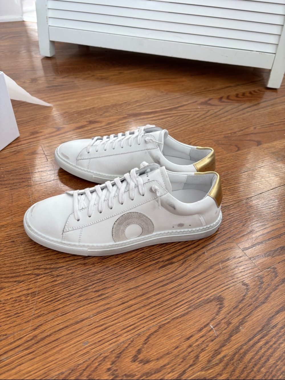 Oliver Cabell LOW 1 Malibu Sneakers in White with Gold - Picture 4 of 10